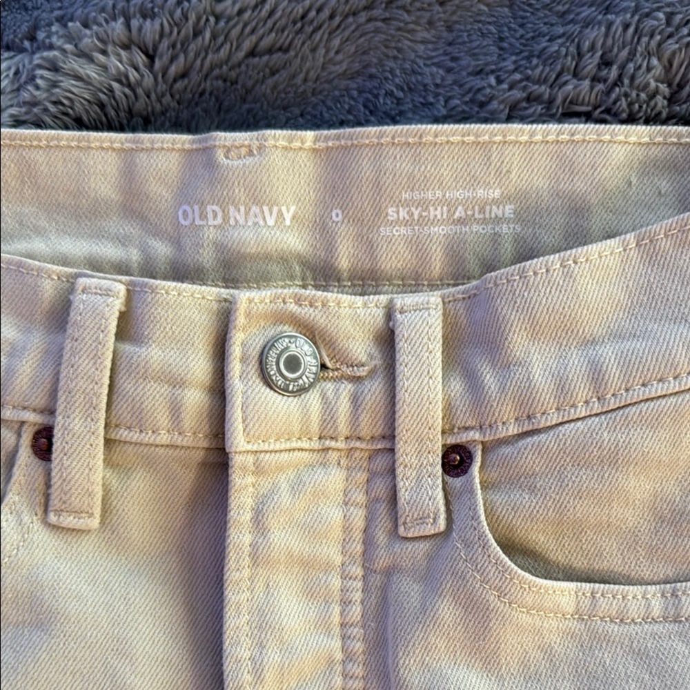 Women's Cream Denim Shorts - Picture 3 of 4